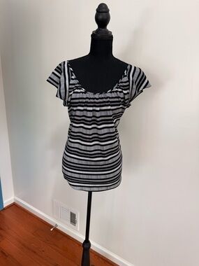 Banana Republic Black & White Striped Scoop Neck Short Sleeve Top